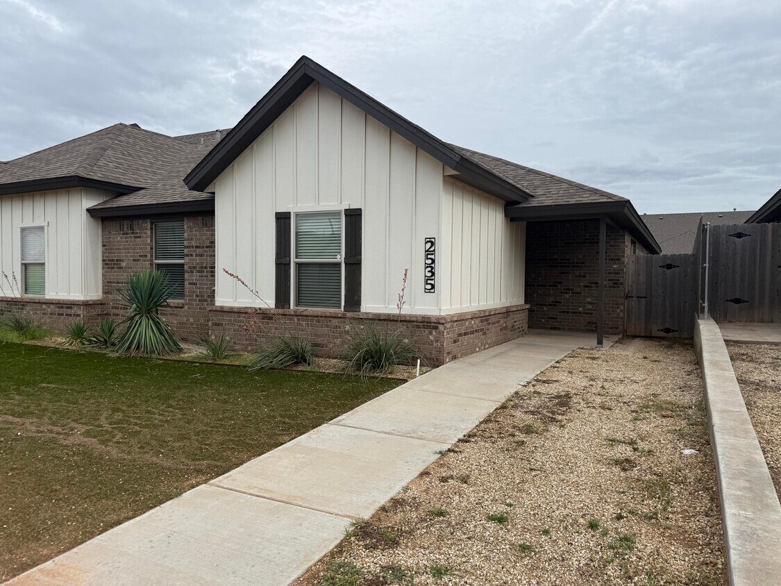 Foto principal - 2535 137th St