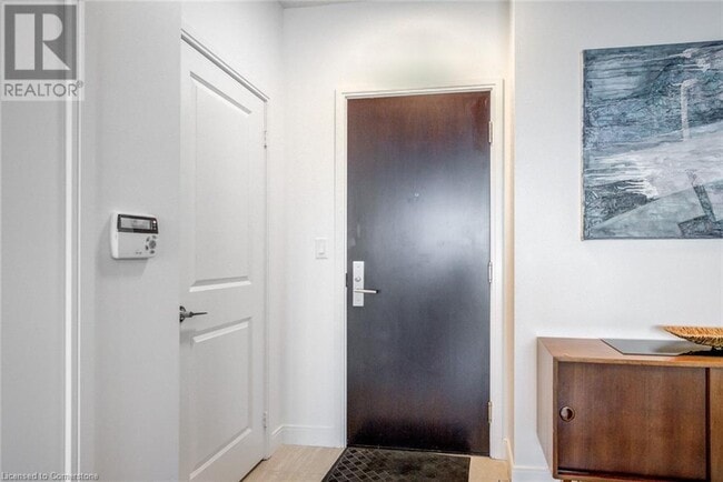 Building Photo - 60 Absolute Ave