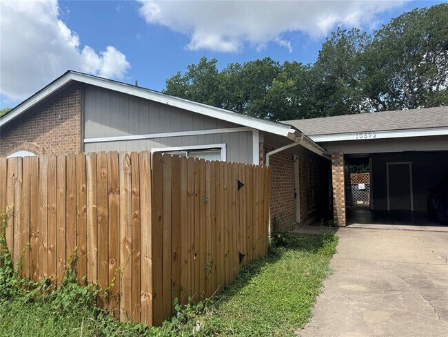 Foto del edificio - 10622 Golden Quail Dr