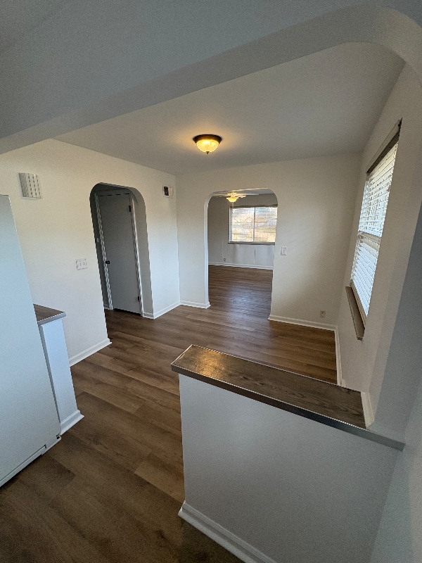 Building Photo - 3887 Crescent Dr