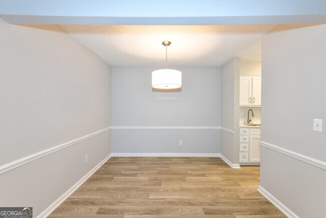 Building Photo - 1000 Belmont Park Dr SE