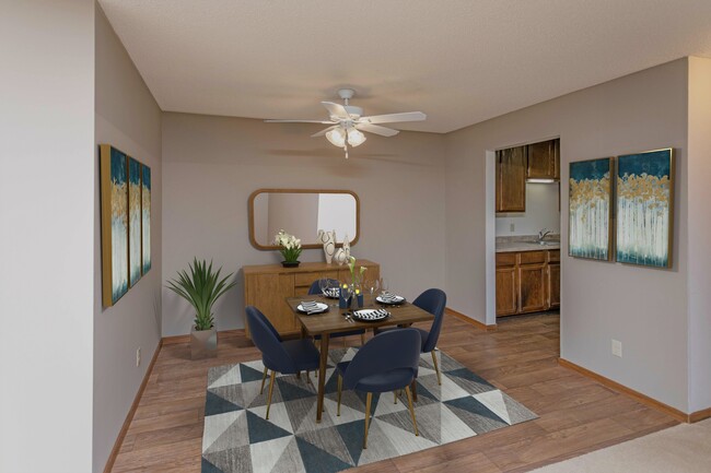 Dining Area - Eagle Ridge