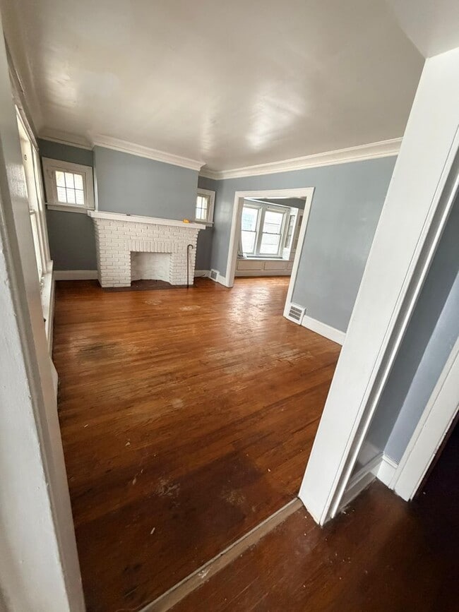 Foto del edificio - 9426 Dickens Ave