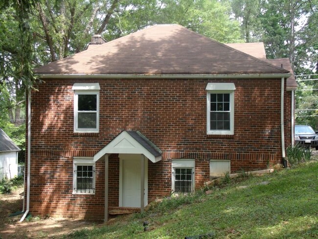 Building Photo - 1840 Avon Ave SW