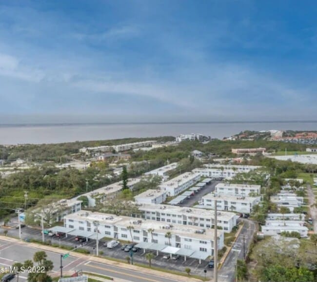 Foto del edificio - 8401 N Atlantic Ave