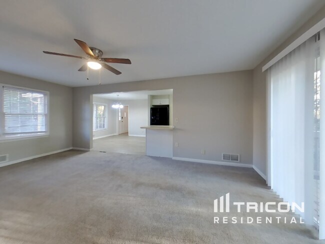 Foto del edificio - 285 Regal Drive Lawrenceville GA