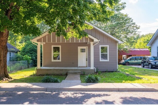 Building Photo - 214 Kerr Ave