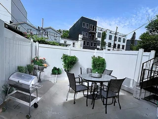 Foto del edificio - 2 bedroom in BROOKLYN NY 11221