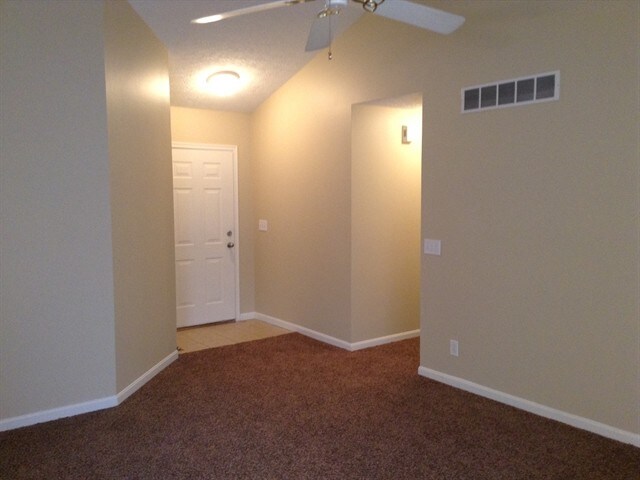 Building Photo - 2422 Hilliard Dr