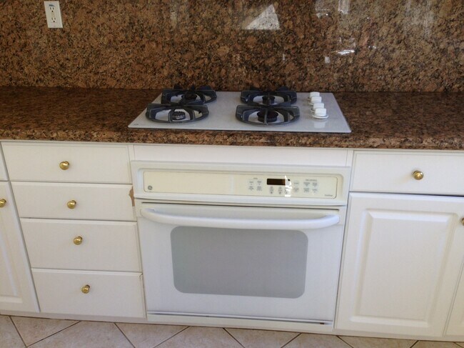 Foto del edificio - 331 Apple Blossom Ln