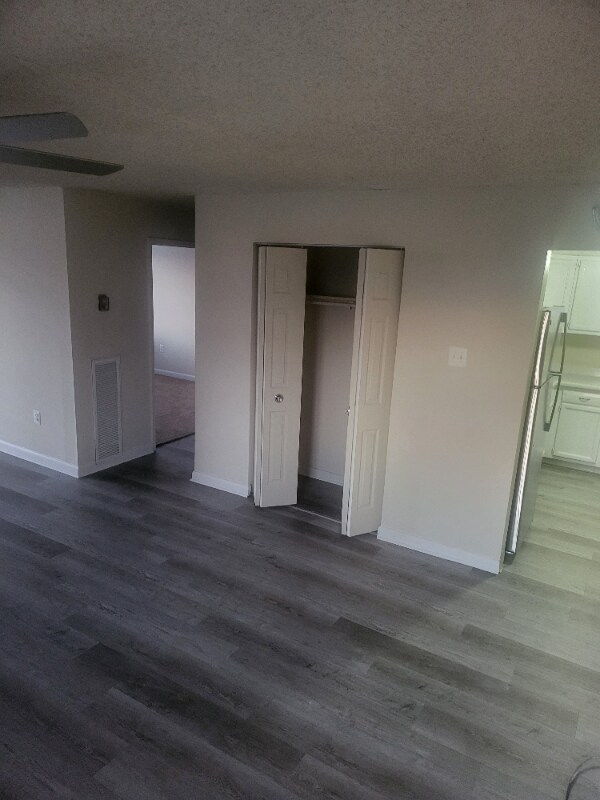 Building Photo - 7200 Jaywick Ave