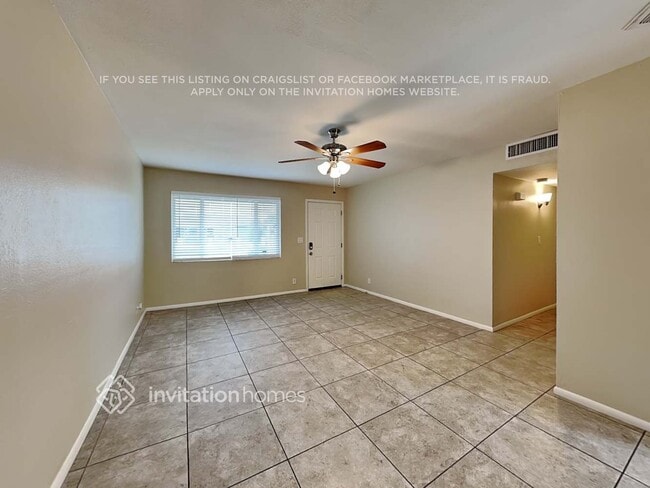 Building Photo - 463 E 7th Dr