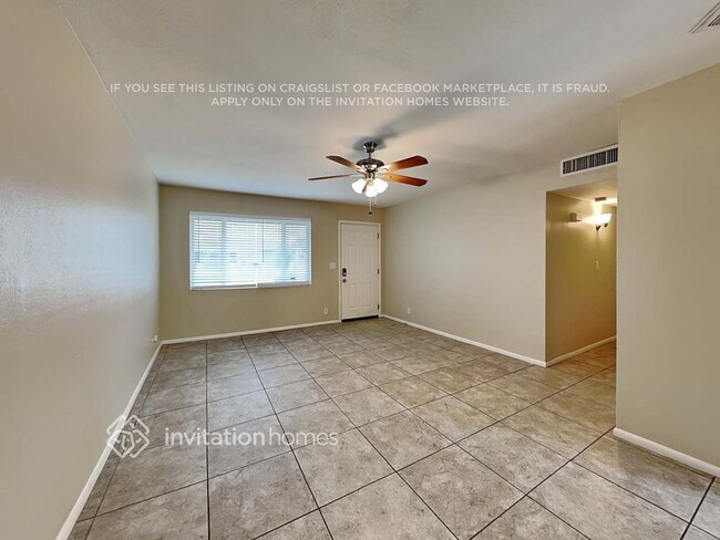 Foto del edificio - 463 E 7th Dr