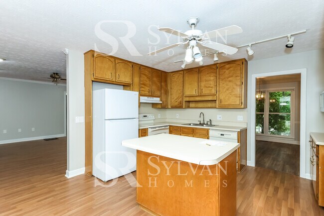 Foto del edificio - Charming 3BR 2BA brick home