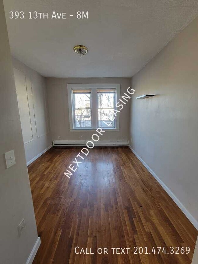 Foto del edificio - 393 13th Ave