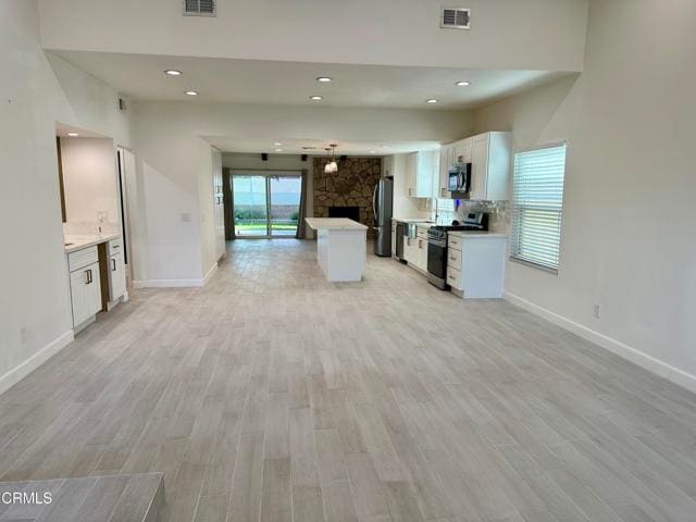 Building Photo - 20746 Schoenborn St