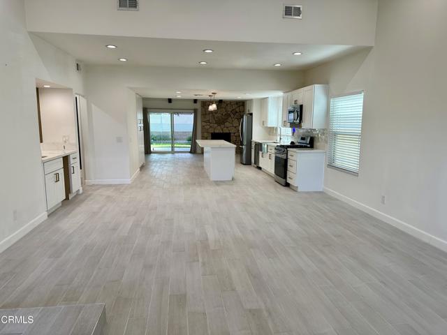 Foto del edificio - 20746 Schoenborn St