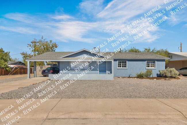 Building Photo - 3213 S Albert Ave