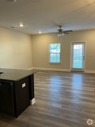 Building Photo - 816 Fairview Dr