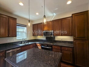 Building Photo - 10521 Zenor Ln
