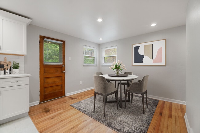 Dining - 62 Duncan Ave