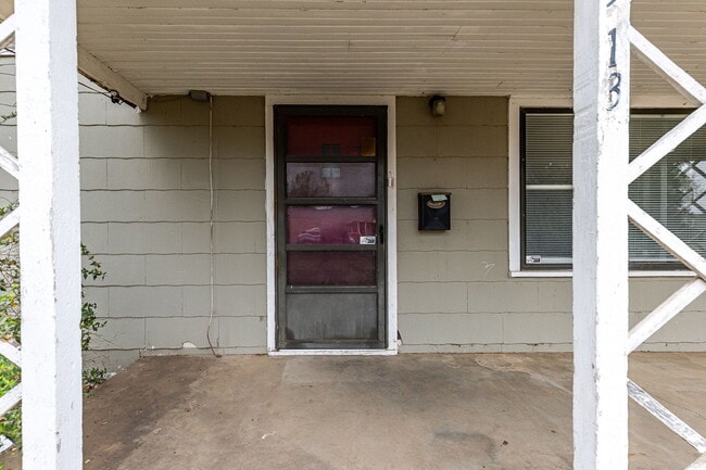 Foto del edificio - 3 Bedroom Home for under $1000