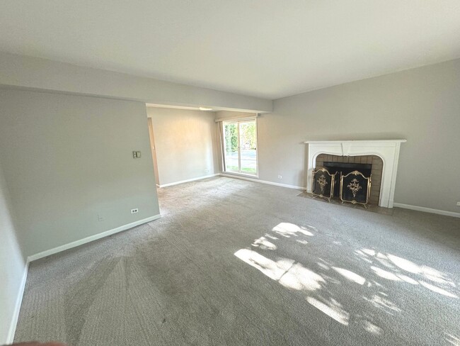 Building Photo - 1447 Shermer Rd