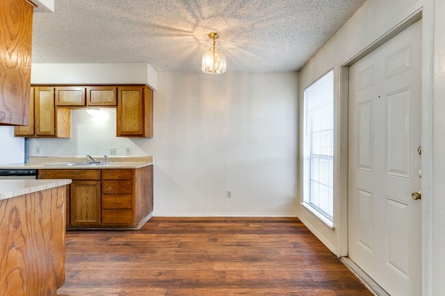 Foto del edificio - 113 Peachtree Ct