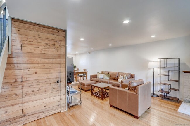 Building Photo - 4084 Crystal Dawn Ln
