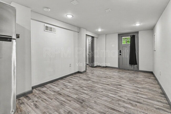 Foto del edificio - 3181 Church St