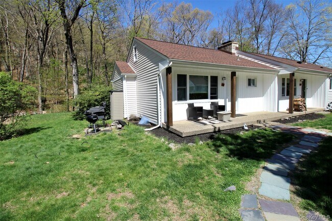 Foto del edificio - 18 Mountain Rd