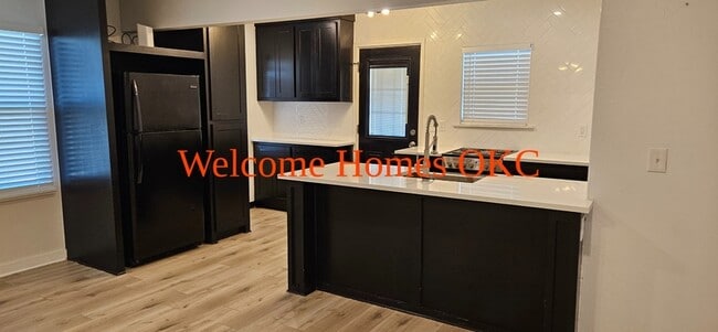 Foto del edificio - 4610 N Independence Ave