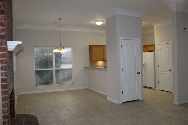 Building Photo - 3 BEDROOM NEAR BELTON HIGH SCHOOL