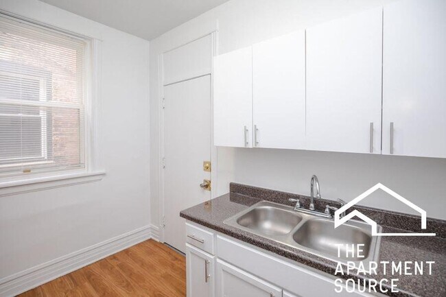 Foto del edificio - 6248 S Western Ave