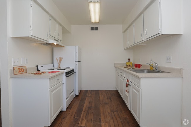 Interior Photo - Midtown Commons