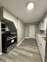 Building Photo - 7 Grant St