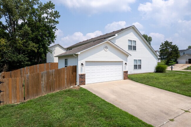 Foto del edificio - 5015 CARRIE RIDGE Dr