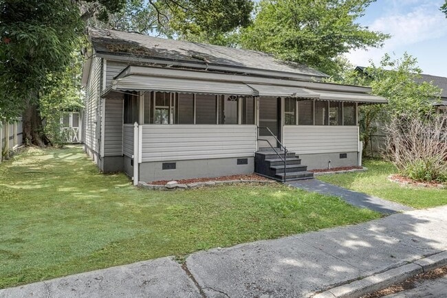Building Photo - 2410 Mc Quade St