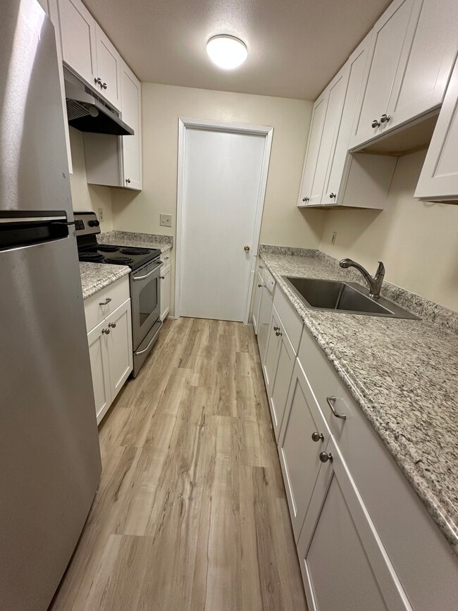 Foto del edificio - 5224 Pine Rd NE