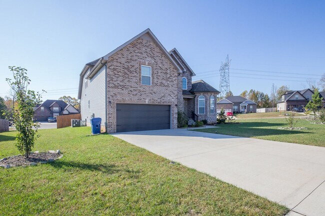 Foto del edificio - Huge 4 bd 3 ba Sango Go!