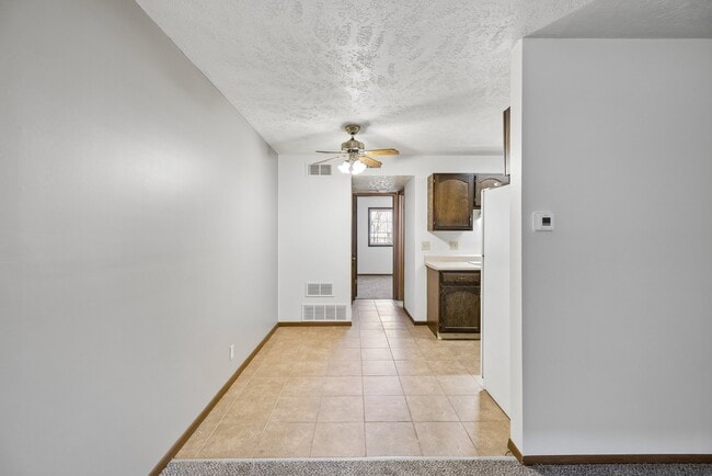 Building Photo - Countyshire Apartments