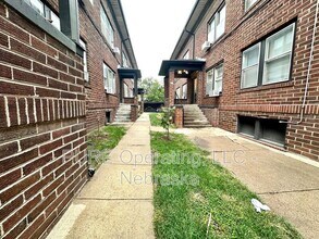 Building Photo - 120 N 6th St