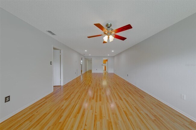Foto del edificio - 9881 113th St N