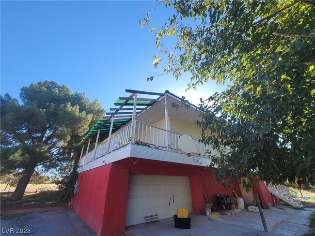 Building Photo - 2855 Rice St