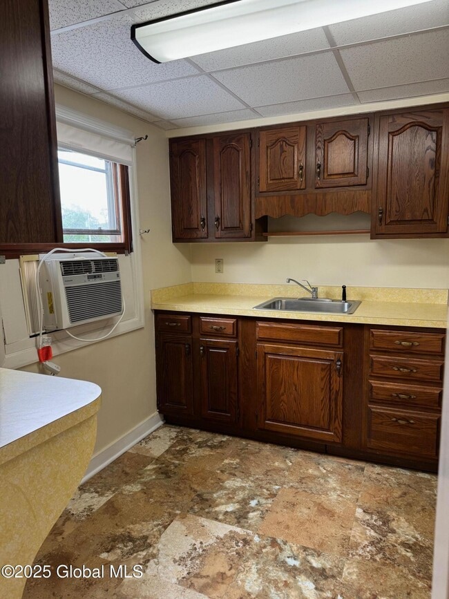 Building Photo - 1366 Helderberg Ave