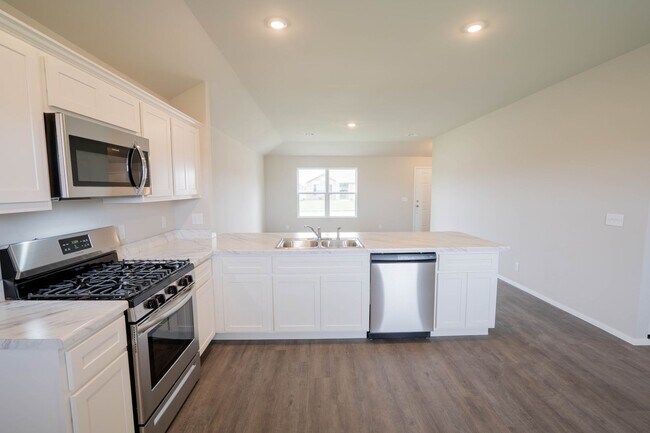 Building Photo - Newly Built Bixby Home!