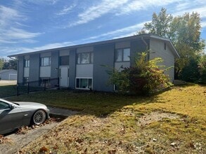 Building Photo - 4743 SW 30th St