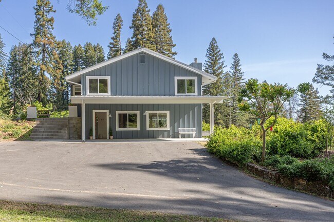 Foto del edificio - Fully Furnished Mount Veeder Sanctuary Home