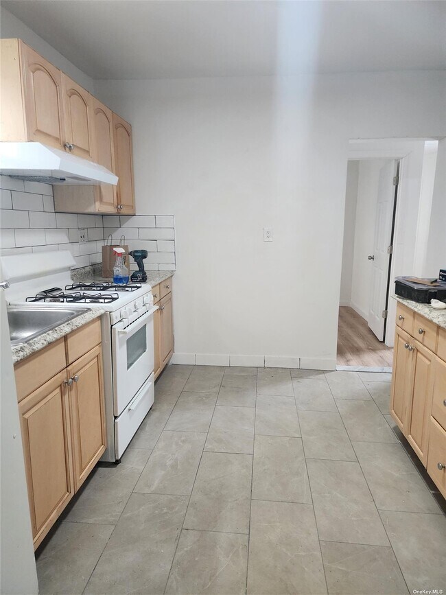 Foto del edificio - 147-11 119th Ave