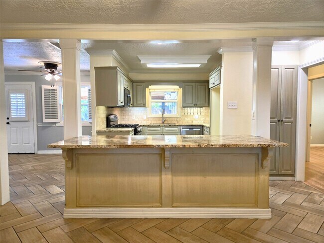 Foto del edificio - 2527 Willowby Dr